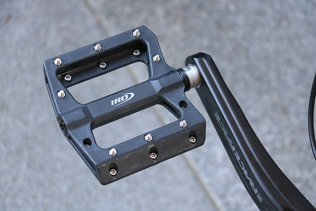 IRD Pedals Karbonite MTB on bike