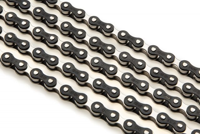 Izumi Chain 1/8" ES410JB/S- (Jet Black/Silver)