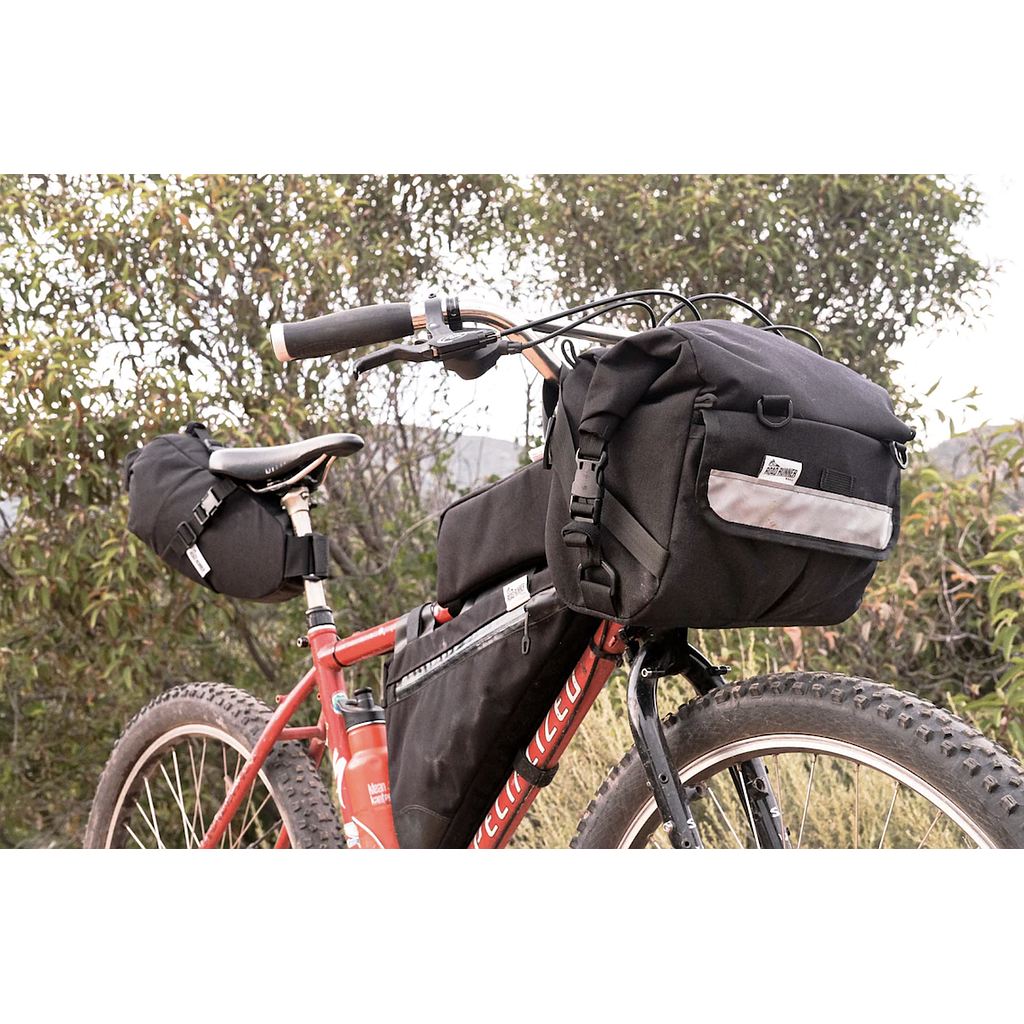 Road Runner Middle Earth Jammer Bar Bag Black