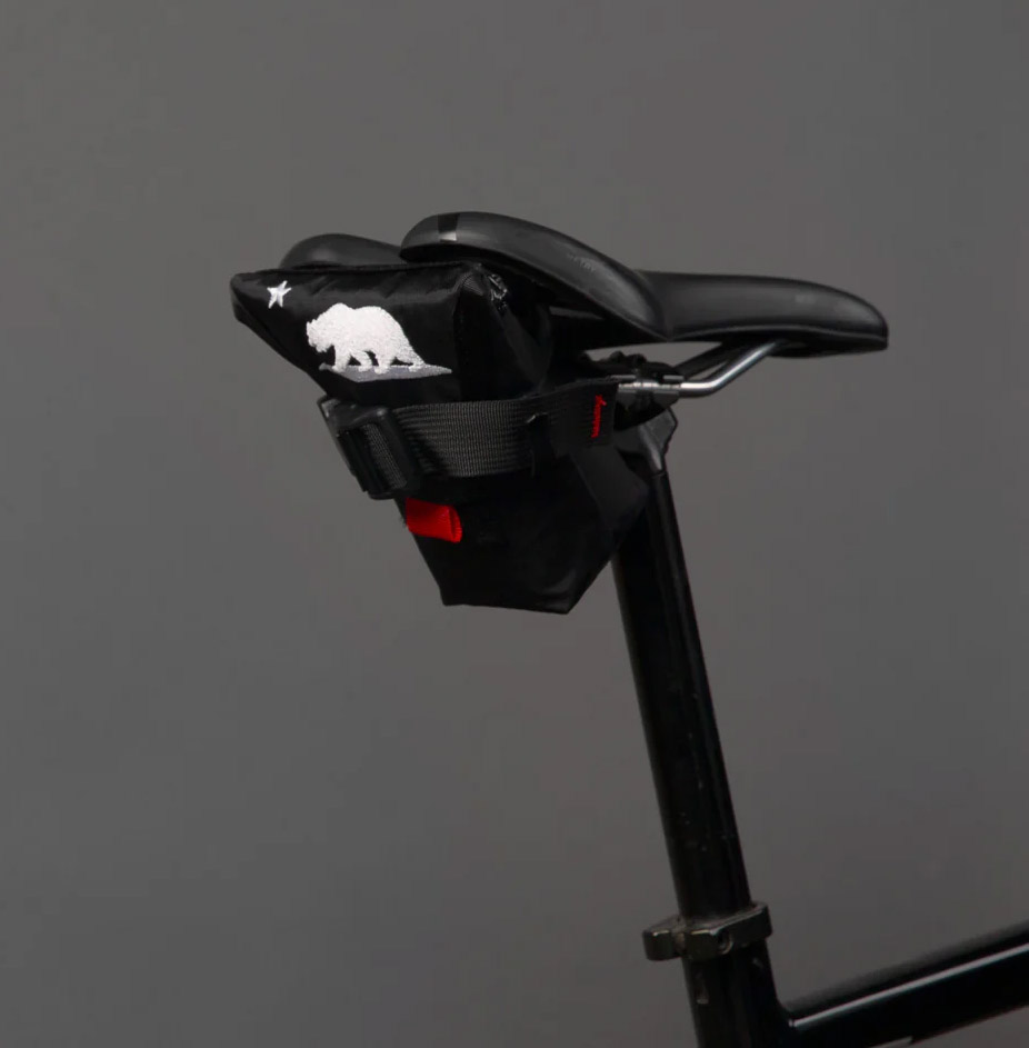 [114288] ILE Seat Bag + Zip Pocket CA BEAR (Black, Cordura)